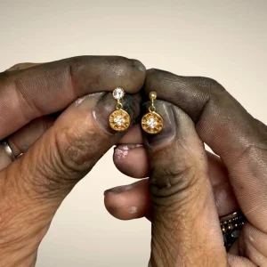 Ledstjärna - guldstiftörhänge