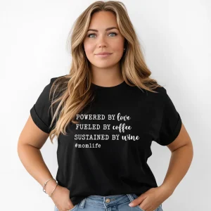 #MomLife T-shirt – Kaffe, Kärlek & Vin