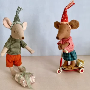 Miniatyr – Virkade partyhattar till mamma / pappa, storasyster / storebror mus, 2-pack hattar