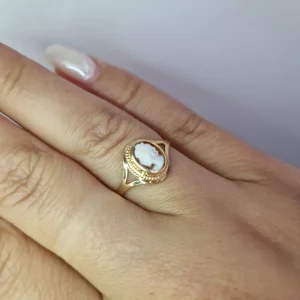 Ring med Camè 18k guld